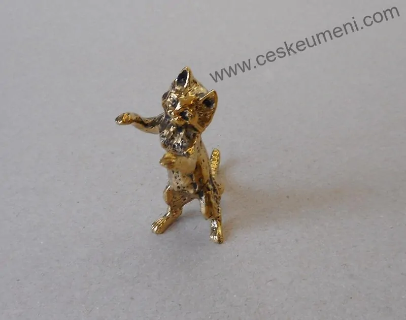 Garguláková Ivana: Kočička stojící