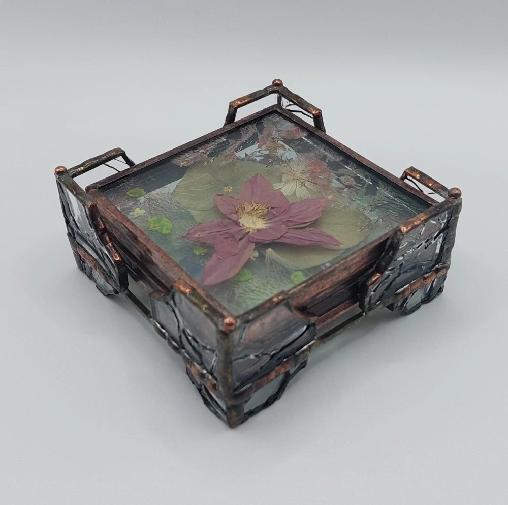 Machová Zuzana: Prostírání (krabička)