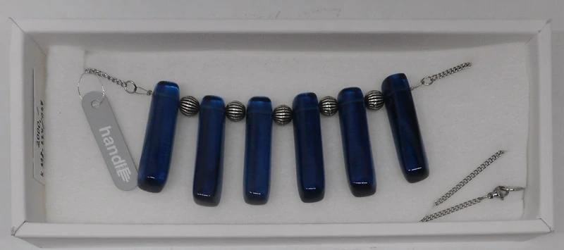 Kaufman Robert: DARK BLUE vějíř - Skleněný náhrdelník 