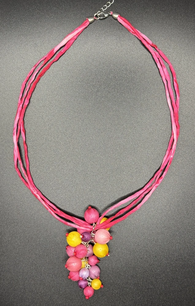 Ammerová Bohumila: Náhrdelník hrozen - růžový