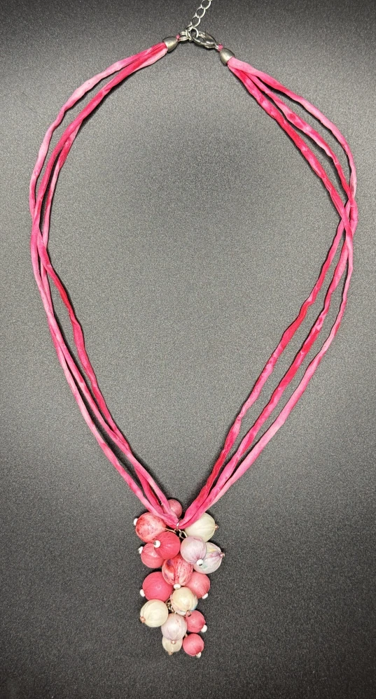 Ammerová Bohumila: Náhrdelník hrozen - růžový