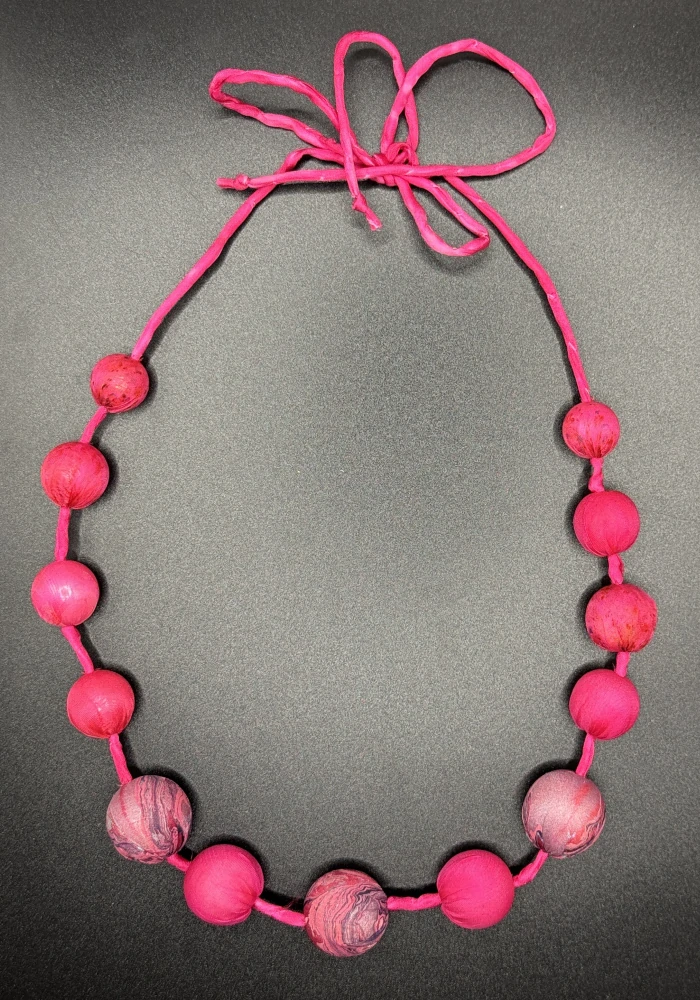 Ammerová Bohumila: Náhrdelník kuličky na šňůrce - růžový