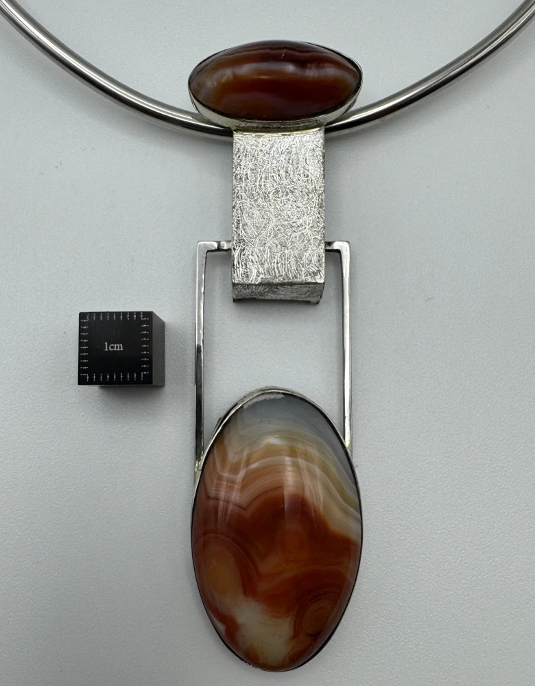 Votipka Karel: Náhrdelník - Achát