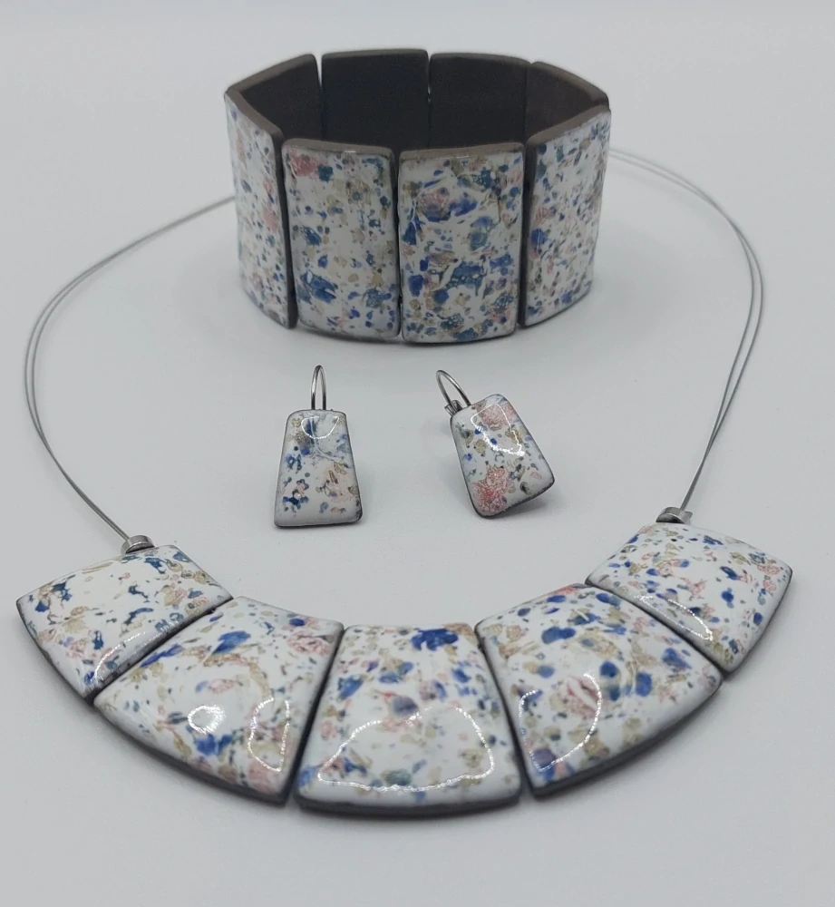 Komárková Lea: Set (bílý s modrorůžovou)