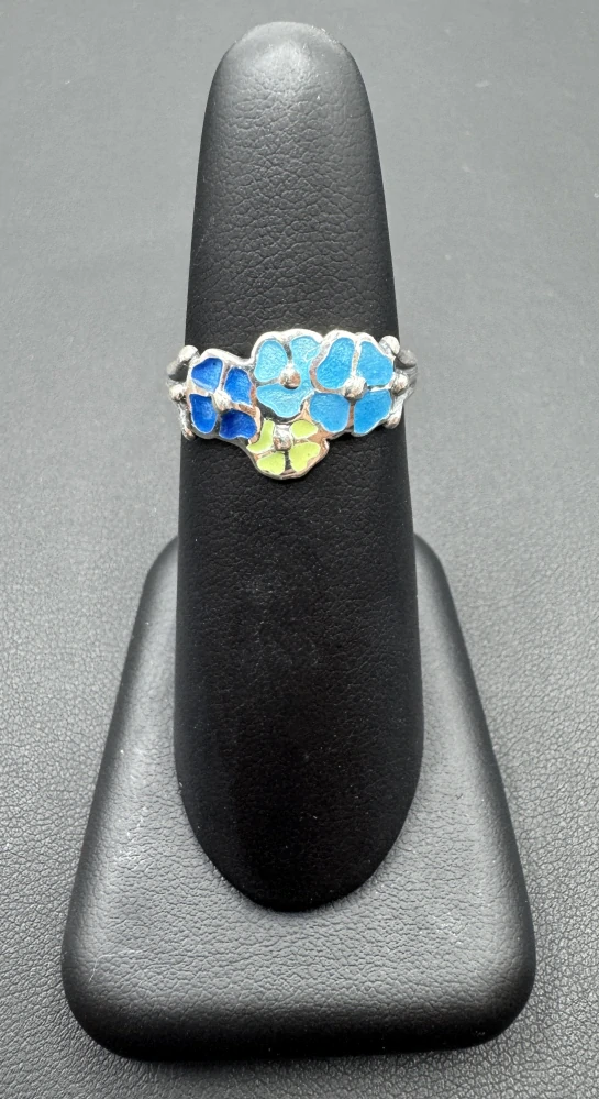 Mašková Zuzana: Prsten - Čtyři kytky