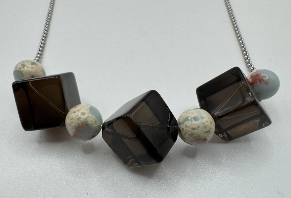 Horová Růžena: Náhrdelník záhněda