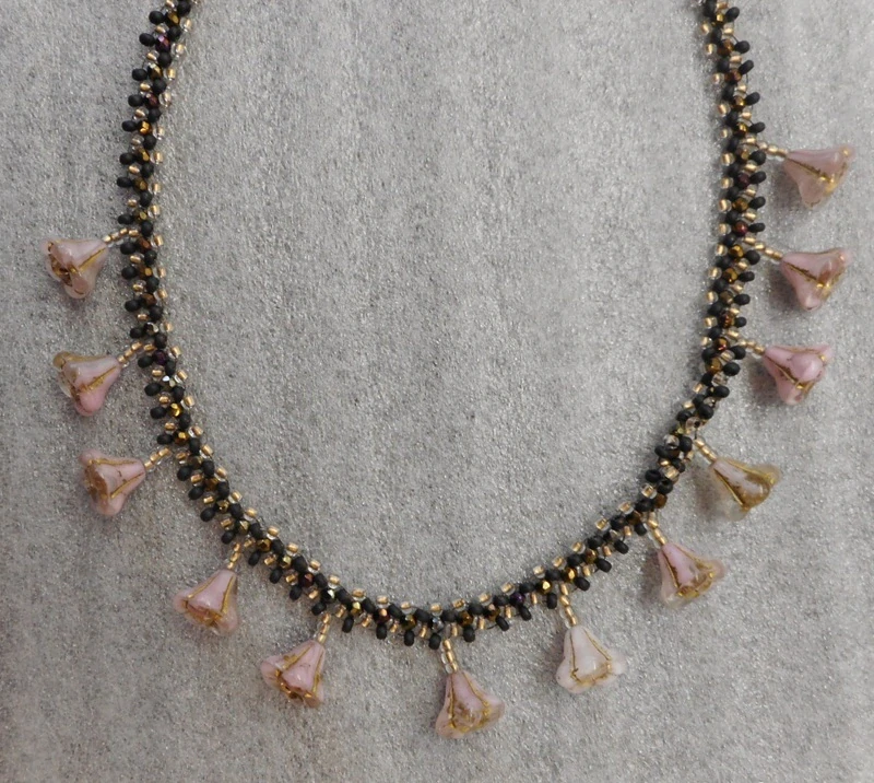 Bubílková Zuzana: Náhrdelník se zvonečky