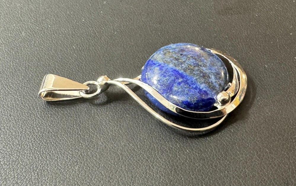 Kurfiřtová Štěpánka: Přívěšek - lapis lazuli