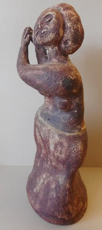 Bambasovi Ivana a Jan: Dívka upravující si vlasy