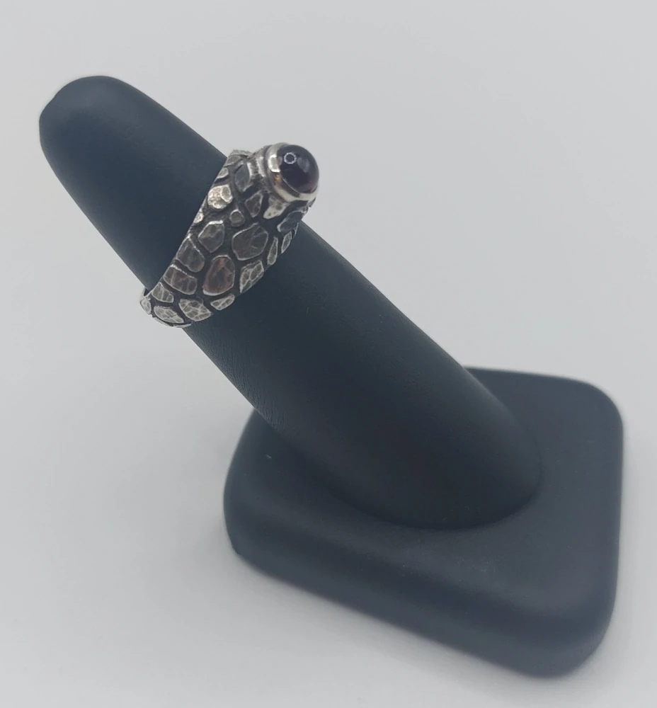 Mašková Zuzana: Prsten - Kameny