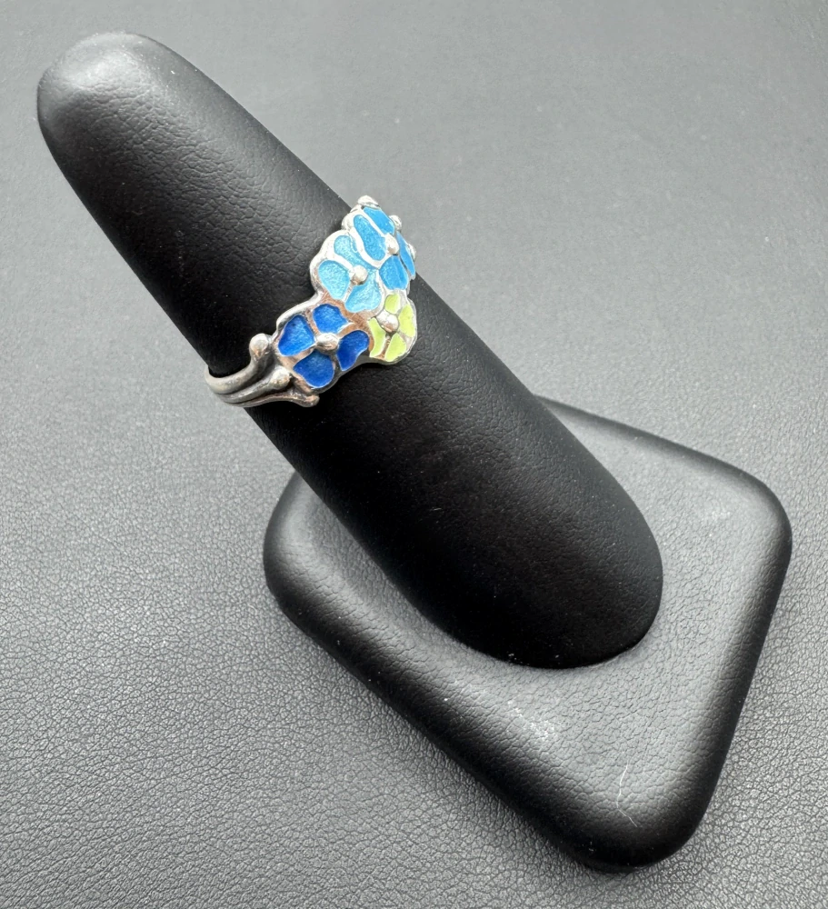 Mašková Zuzana: Prsten - Čtyři kytky