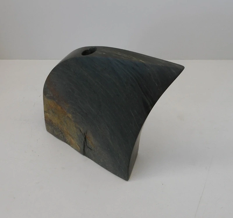 Doucha JIří: Břidlicová vázička na sušiny