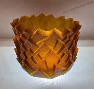 Mašek Vladislav: Váza - Šupiny