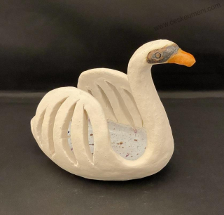 Alferiová Alena: Labuť b)