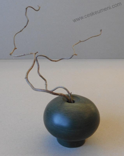 Doucha Jiří:  Vázička kulatá z břidlice