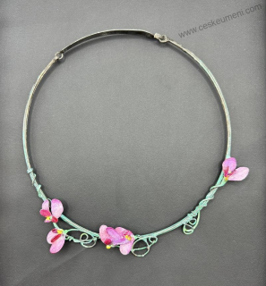 Novotná Veronika: Náhrdelník - Hrachor