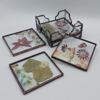 Machová Zuzana: Prostírání (krabička)