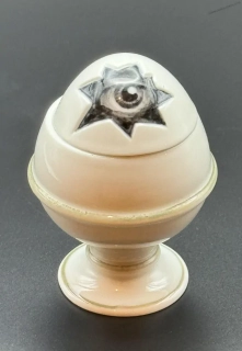 Laštovička Jiří: Dózička vejce - béžový pruh