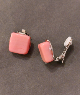 Brodská Vladimíra: Náušnice růžové čtverečky - klipsy 