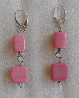 Brodská Vladimíra: Náušnice kostičky růžové