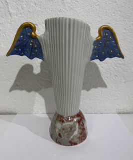 Laštovička Jiří: Svícen s křídly - Mramor