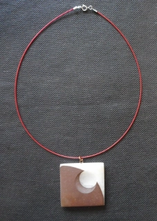 Doucha Jiří: Náhrdelník oboustranný II. - břidlice a alabastr