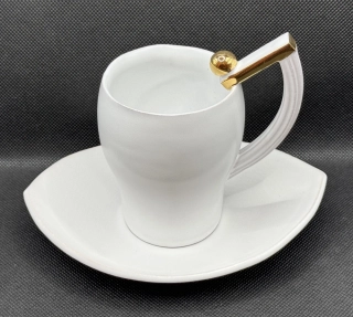 DUKE: Hrnek s podšálkem