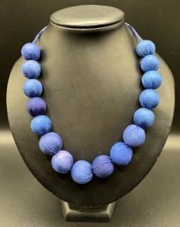Ammerová Bohumila: Náhrdelník kuličky na šňůrce - modrý