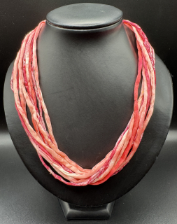 Ammerová Bohumila: Náhrdelník šňůrky - růžový se žíháním