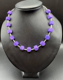 Ammerová Bohumila: Náhrdelník kostičky - fialový