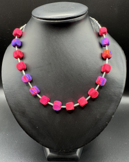 Ammerová Bohumila: Náhrdelník kostičky - růžovo fialové