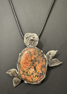 Brůnová Radka: Náhrdelník - Růže