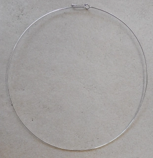 Kurfiřtová Štěpánka: Obruč na přívěšky