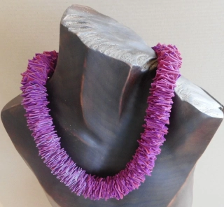 Havrdová Olga: Náhrdelník fialový - kůže 