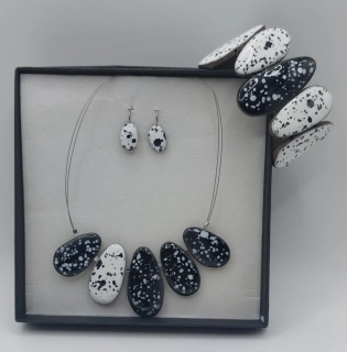 Komárková Lea: Set (černo-bílý)