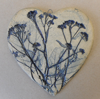 Baláž Roman: Kachel srdce - rostlinný motiv III.