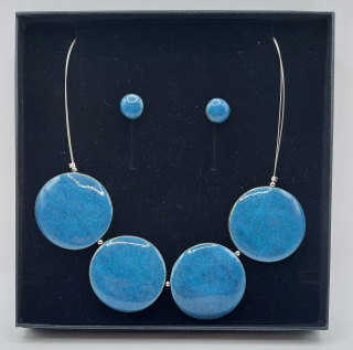Komárková Lea: Set (modré kulaté prvky)