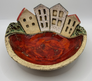 Trbušková Štěpánka: Miska s domky (E)