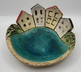 Trbušková Štěpánka: Miska s domky (B)