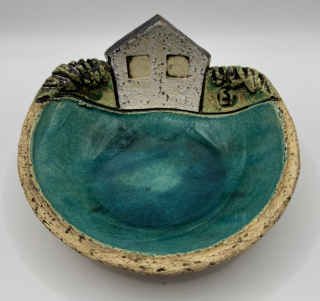 Trbušková Štěpánka: Miska s domky (B)