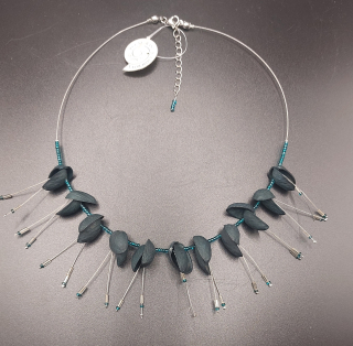 Ammerová Bohumila: Náhrdelník pistácie - petrolejový (E)