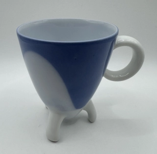 Linhartová Radka: Šálek trojnožka modrobílý