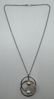 Votipka Karel: Závěs na řetízku perlový