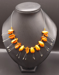 Ammerová Bohumila: Náhrdelník pistácie - oranžový