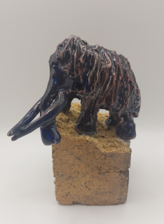 Nožičková Petra: Mamutík na podstavci