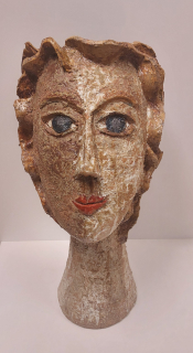 Nožičková Petra: Holka modrooká (květináč)