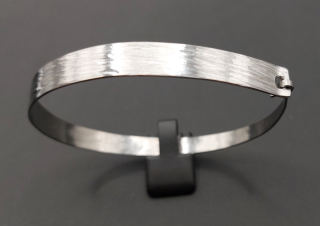 Lavičková Hana: Náramek tenký (IV)