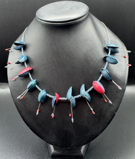 Ammerová Bohumila: Náhrdelník pistácie - zeleno-rudý