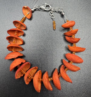 Ammerová Bohumila: Náramek korálky + pistácie - oranžový