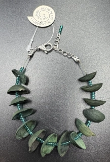 Ammerová Bohumila: Náramek korálky + pistácie - zelený